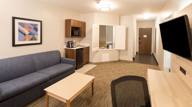Holiday Inn Express & Suites Gaylord Suite