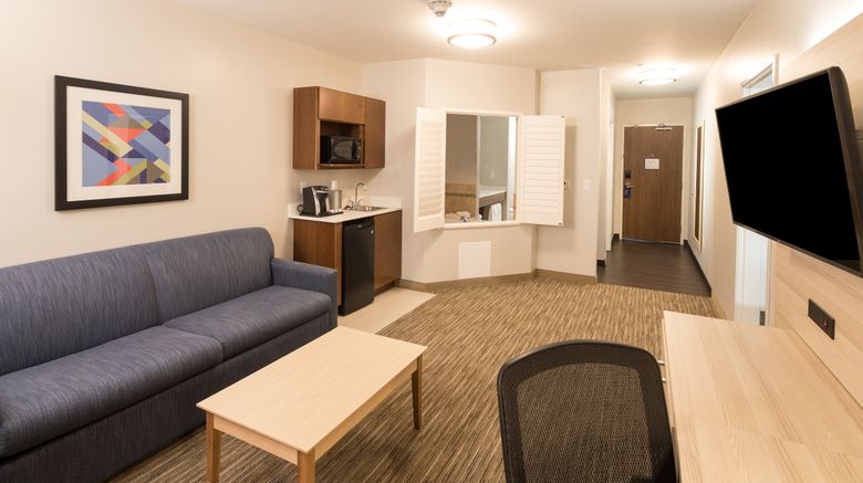 <b>Holiday Inn Express & Suites Gaylord Suite</b>. Images powered by <a href="https://www.leonardoworldwide.com/" title="Leonardo Worldwide" target="_blank">Leonardo</a>.