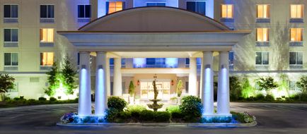 Holiday Inn Express Exterior