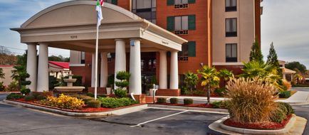 Holiday Inn Express Hotel & Suites Exterior