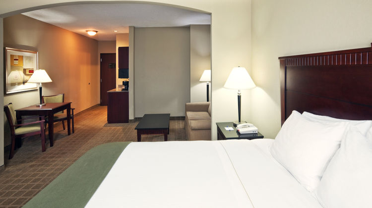 Holiday Inn Express Hotel & Suites Shawn Room