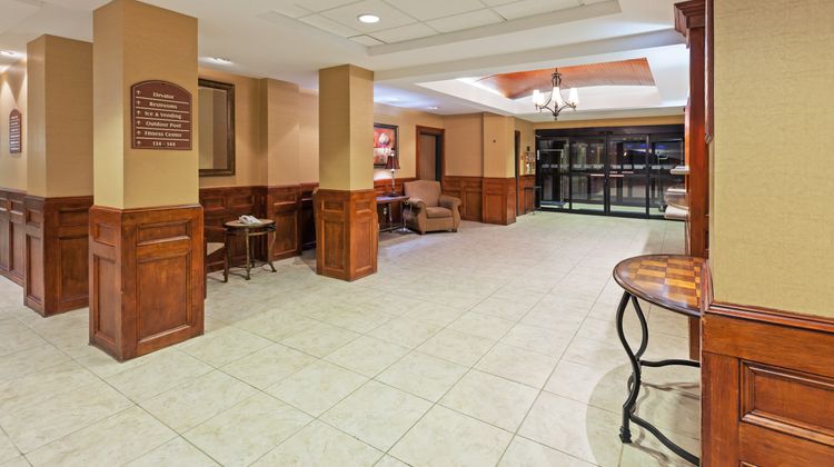 Holiday Inn Express Hotel & Suites Lobby
