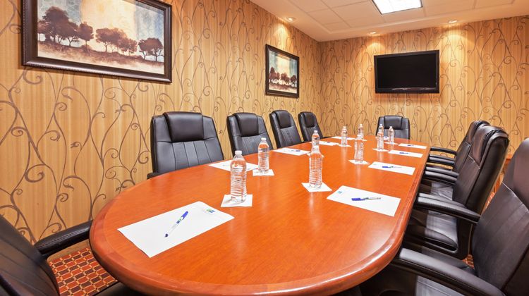 Holiday Inn Express Hotel & Suites Meeting