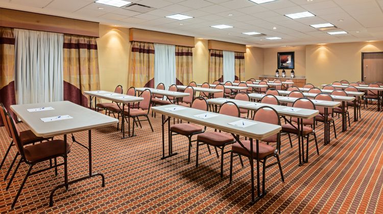 Holiday Inn Express Hotel & Suites Meeting