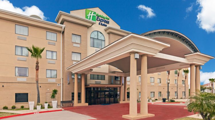 Holiday Inn Express Hotel & Suites Exterior