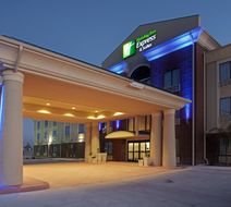 Holiday Inn Express & Suites Waller Exterior