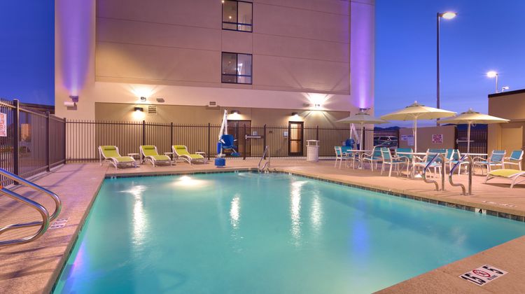 Holiday Inn Express Hotel/Stes Phoenix W Pool