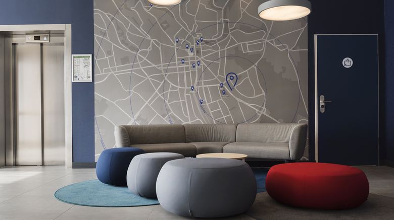 <b>Holiday Inn Express Wiesbaden Lobby</b>. Images powered by <a href="https://www.leonardoworldwide.com/" title="Leonardo Worldwide" target="_blank">Leonardo</a>.