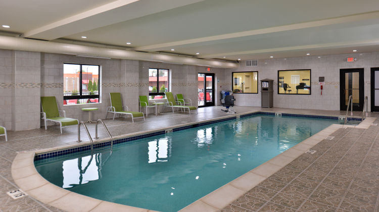 Holiday Inn Express & Suites Dearborn Pool