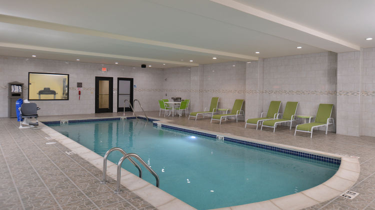 Holiday Inn Express & Suites Dearborn Pool
