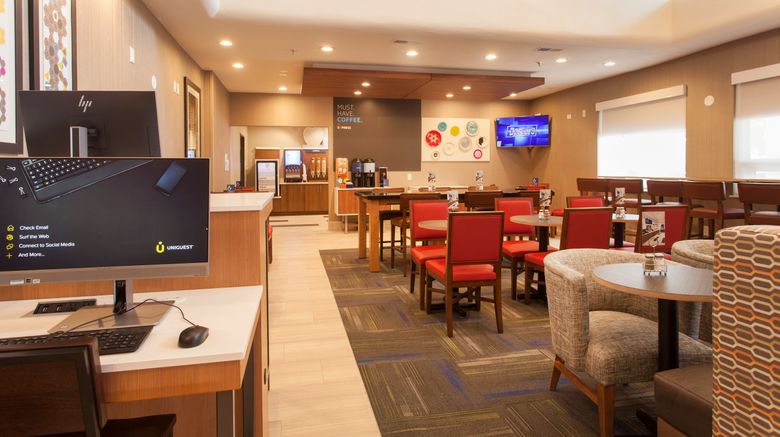 <b>Holiday Inn Express & Suites Santa Fe Lobby</b>. Images powered by <a href="https://www.leonardoworldwide.com/" title="Leonardo Worldwide" target="_blank">Leonardo</a>.