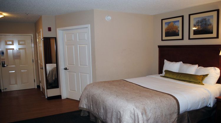 Candlewood Suites Colonial Heights Room