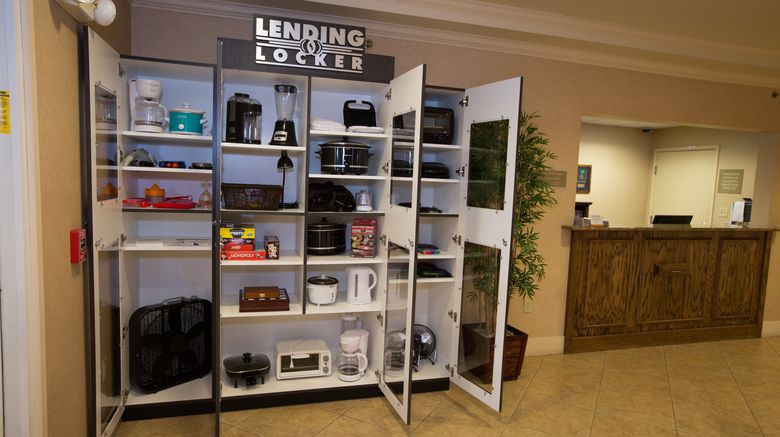 <b>Candlewood Suites Springfield South Lobby</b>. Images powered by <a href="https://www.leonardoworldwide.com/" title="Leonardo Worldwide" target="_blank">Leonardo</a>.