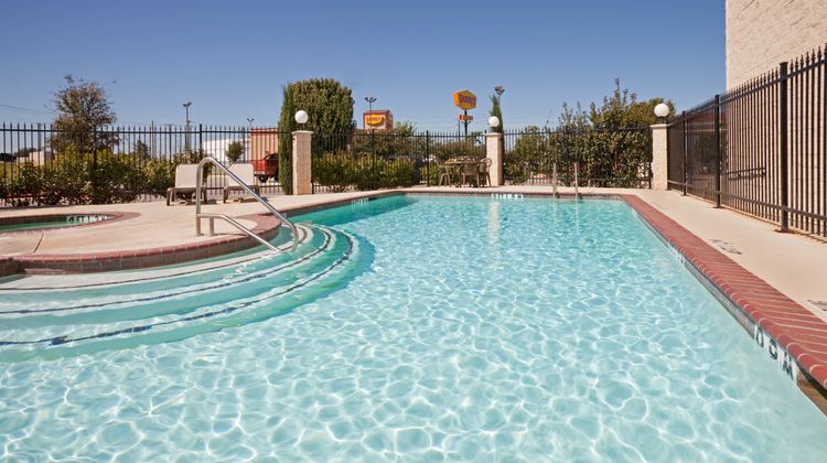 Holiday Inn Express Lake Worth NW Pool