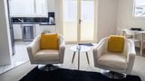 U Suites On Manners Room
