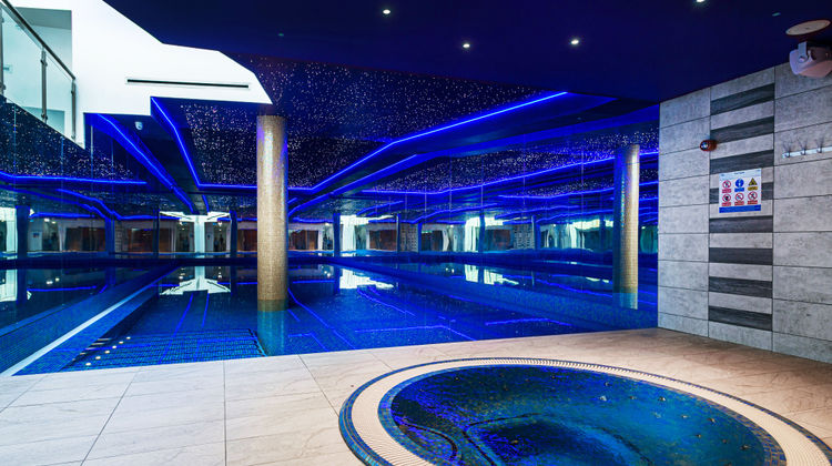 Atrium Hotel Heathrow Pool