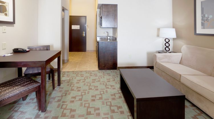 Holiday Inn Express & Suites Beltway 8 Suite