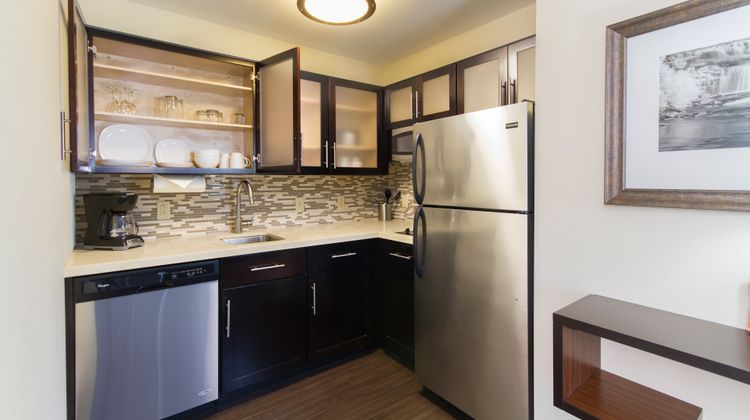Staybridge Suites - Buffalo Amherst Room