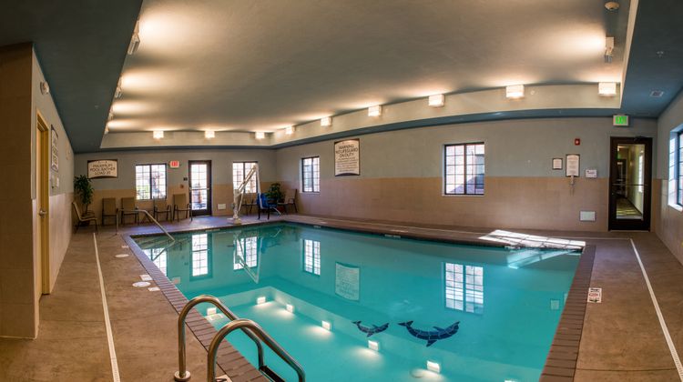 Staybridge Suites Schererville Pool