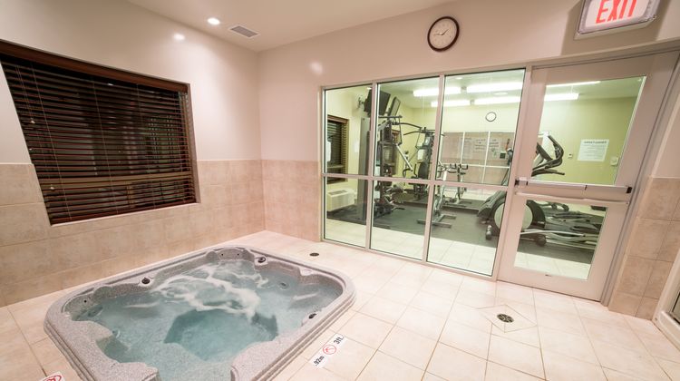 Holiday Inn Express & Suites Drayton Val Pool