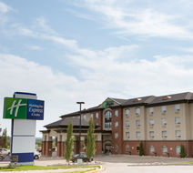 Holiday Inn Express & Suites Drayton Val Exterior