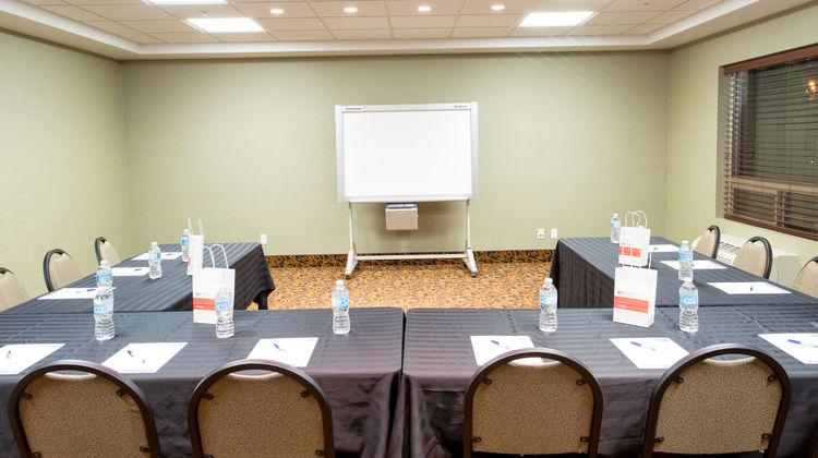 Holiday Inn Express & Suites Drayton Val Meeting