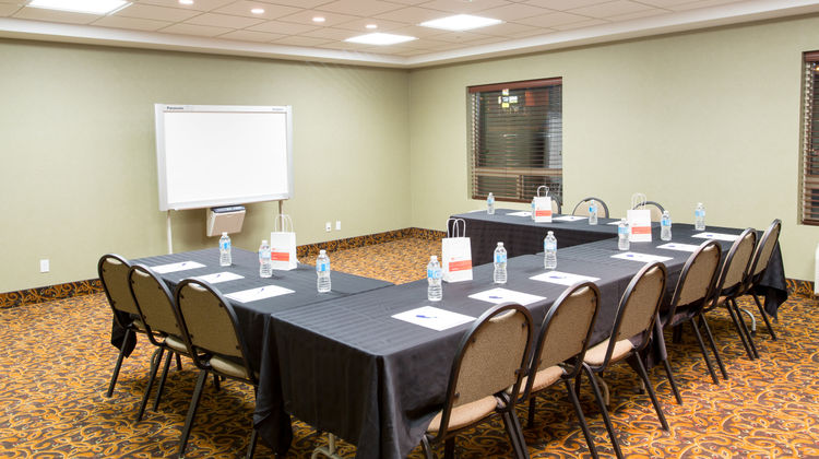 Holiday Inn Express & Suites Drayton Val Meeting