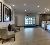 Holiday Inn Express & Suites Ithaca Lobby