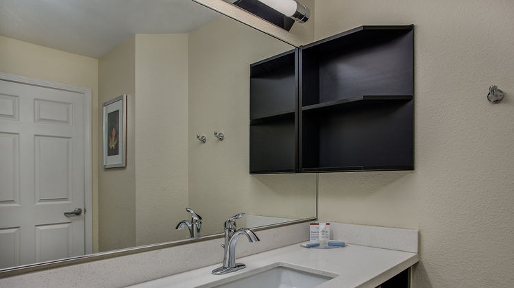 Candlewood Suites Louisville Airport Room