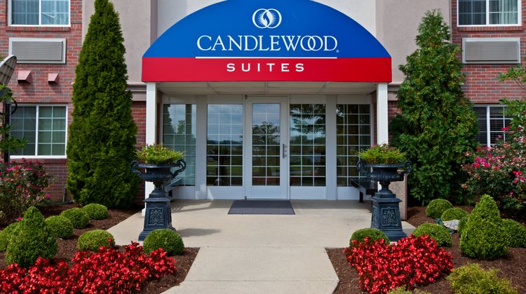 Candlewood Suites Louisville Airport Exterior