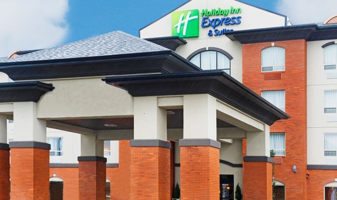 Holiday Inn Express Slave Lake Exterior