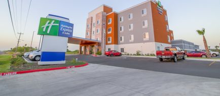 Holiday Inn Express/Suites Raymondville Exterior