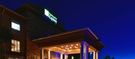 Holiday Inn Express Hotel & Suites Exterior