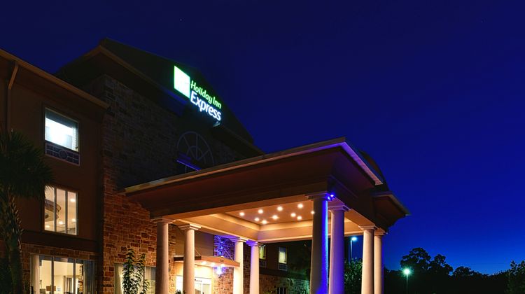 Holiday Inn Express Hotel & Suites Exterior