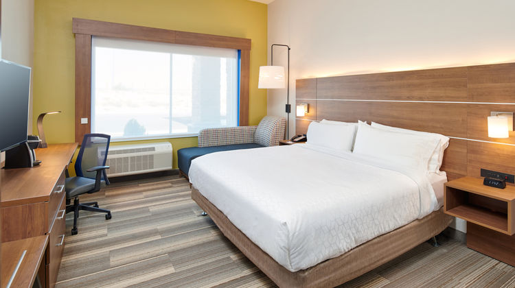 Holiday Inn Express & Suites Taylor Room
