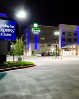 Holiday Inn Express & Suites Taylor