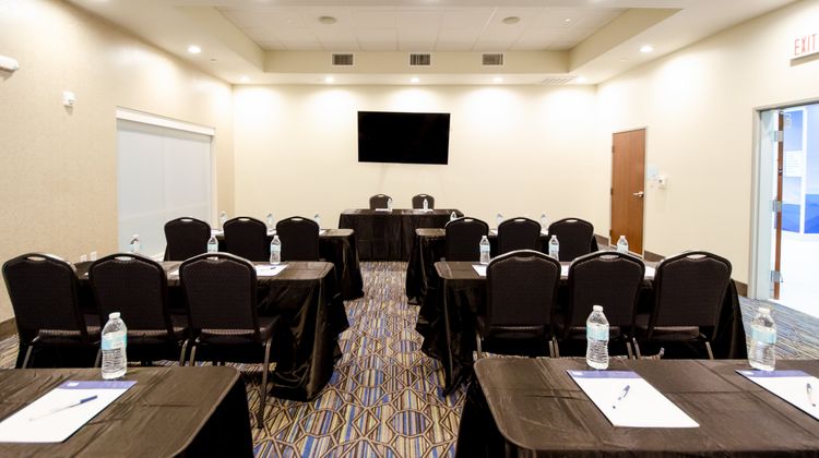 Holiday Inn Express & Suites Taylor Meeting