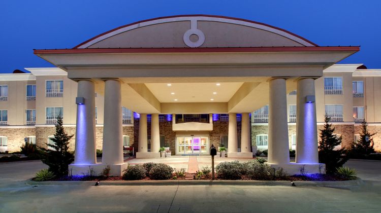 Holiday Inn Express  & Suites Winona Exterior