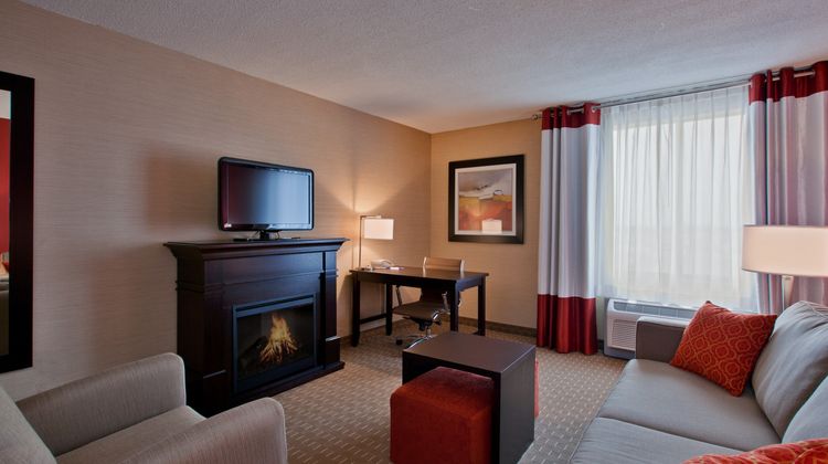 Holiday Inn Express/Suites Chatham South Suite