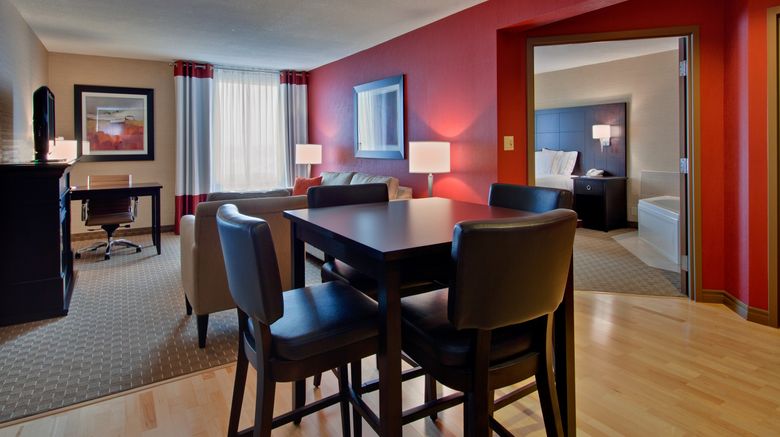 <b>Holiday Inn Express/Suites Chatham South Suite</b>. Images powered by <a href="https://www.leonardoworldwide.com/" title="Leonardo Worldwide" target="_blank">Leonardo</a>.