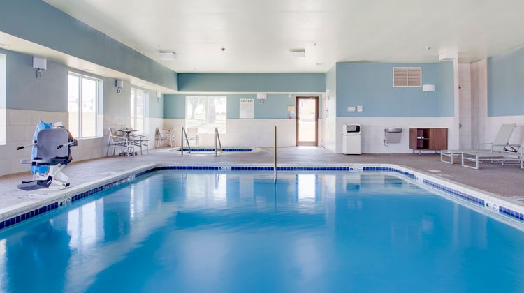 Holiday Inn Express & Suites Chickasha Pool