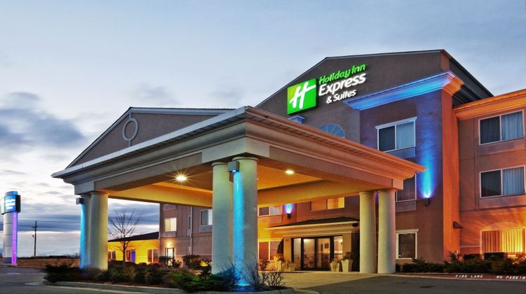 Holiday Inn Express & Suites Chickasha Exterior