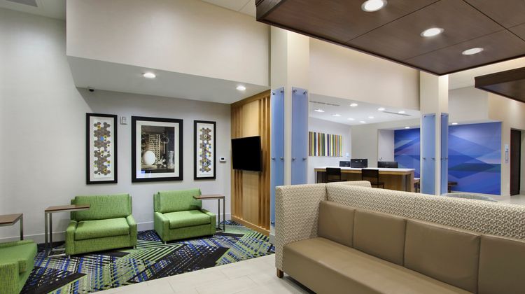 Holiday Inn Express & Suites Frisco NW Lobby
