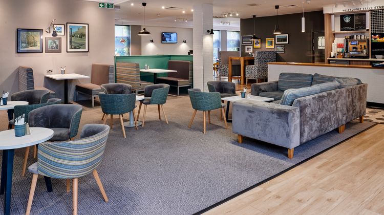 Holiday Inn Haydock Lobby
