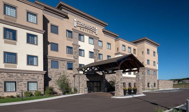 Staybridge Suites Eau Claire-Altoona Exterior