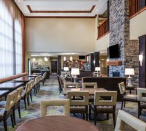 Staybridge Suites Eau Claire-Altoona Lobby