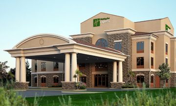 Holiday Inn Express & Suites Redding