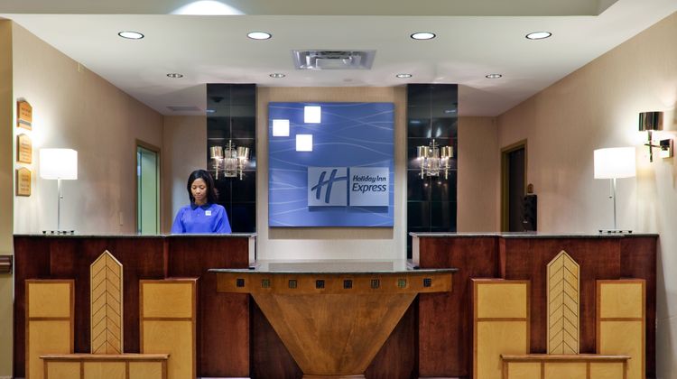 Holiday Inn Express Hotel & Suites Lobby