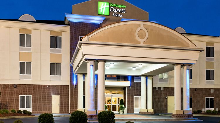 Holiday Inn Express & Suites Athens Exterior