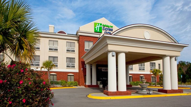 Holiday Inn Express  and  Suites Quincy I-10 Exterior. Images powered by <a href="https://www.leonardoworldwide.com" target="_blank" rel="noopener">Leonardo</a>.
